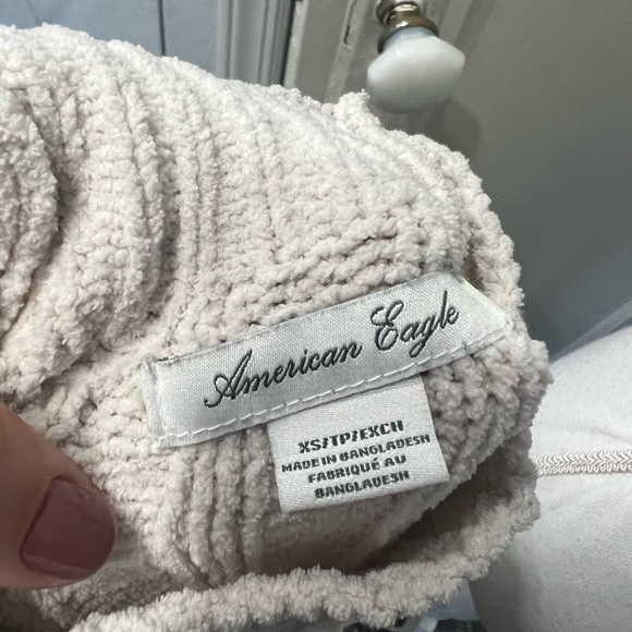 American Eagle Crop Turtleneck Sweater - Picture 6 of 7